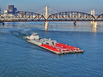 barge_in_louisville.jpg